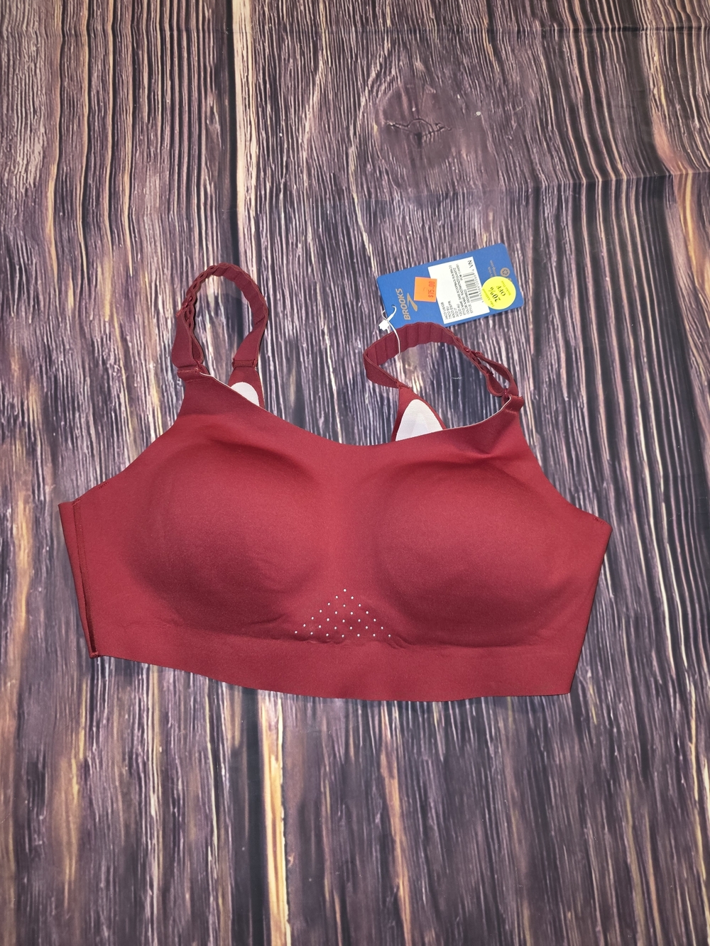 Brooks Wireless Sports Bra in Crimson Red